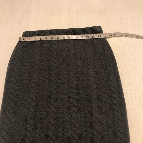 Beautiful stretchy skirt! - Picture 8 of 10